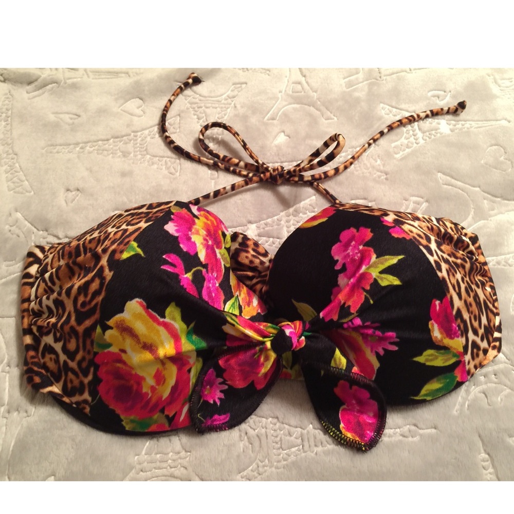 Victoria’s Secret Swim Top 💕